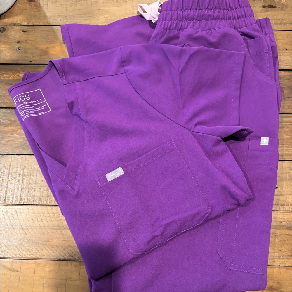 Figs Scrub Set in Magic Purple